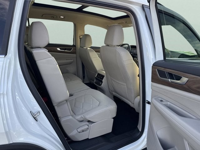 2026 Volkswagen Atlas 2.0T SE w/Technology and Panoramic Sunroof Package