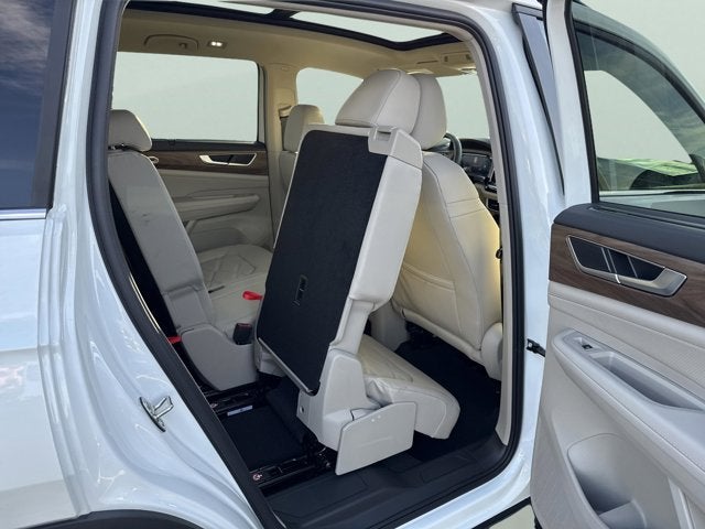 2026 Volkswagen Atlas 2.0T SE w/Technology and Panoramic Sunroof Package