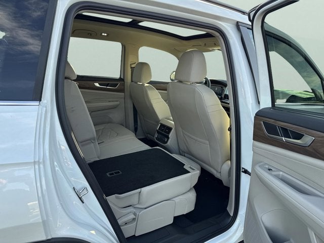 2026 Volkswagen Atlas 2.0T SE w/Technology and Panoramic Sunroof Package