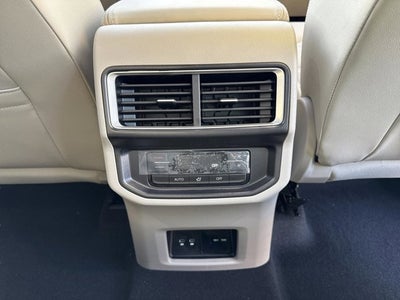 2026 Volkswagen Atlas 2.0T SE w/Technology and Panoramic Sunroof Package