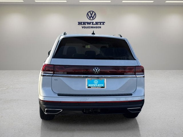 2026 Volkswagen Atlas 2.0T SE w/Technology and Panoramic Sunroof Package