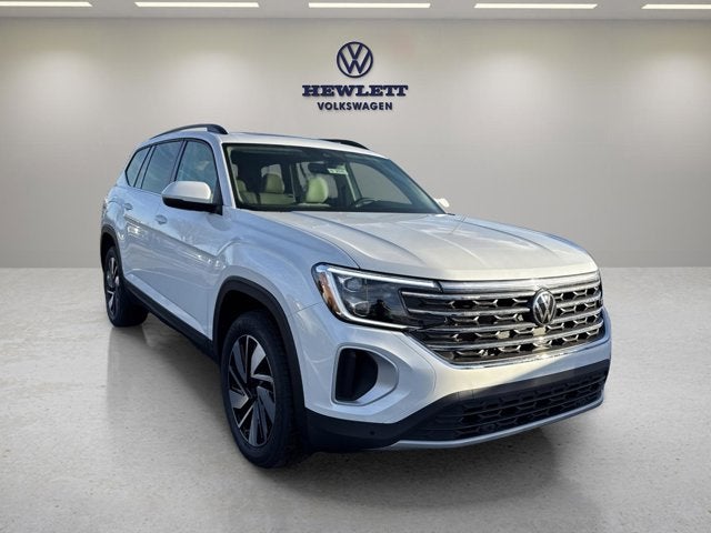 2026 Volkswagen Atlas 2.0T SE w/Technology and Panoramic Sunroof Package
