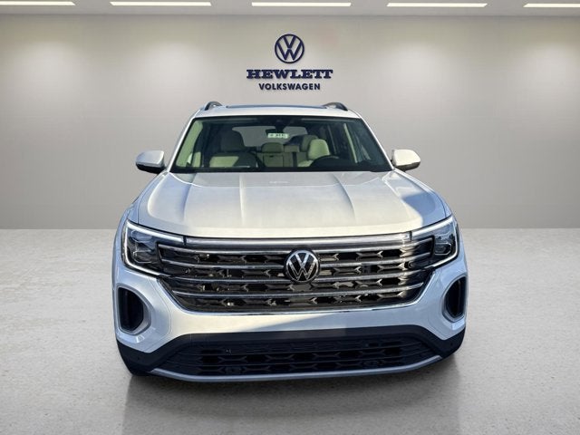 2026 Volkswagen Atlas 2.0T SE w/Technology and Panoramic Sunroof Package