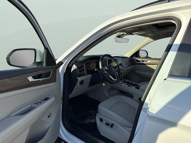 2026 Volkswagen Atlas 2.0T SE w/Technology and Panoramic Sunroof Package