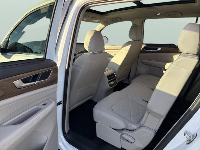 2026 Volkswagen Atlas 2.0T SE w/Technology and Panoramic Sunroof Package