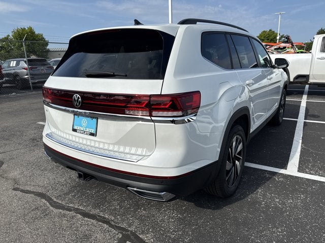 2026 Volkswagen Atlas 2.0T SE w/Technology and Panoramic Sunroof Package