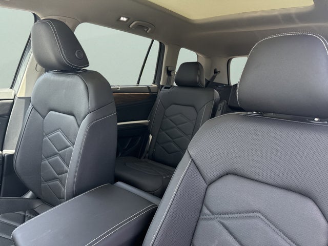 2026 Volkswagen Atlas 2.0T SE w/Technology with Captain's Chairs and Panoramic Sunroof Package