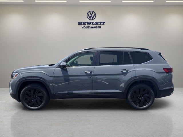 2026 Volkswagen Atlas 2.0T SE w/Technology with Captain's Chairs and Panoramic Sunroof Package