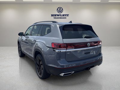 2026 Volkswagen Atlas 2.0T SE w/Technology with Captain's Chairs and Panoramic Sunroof Package