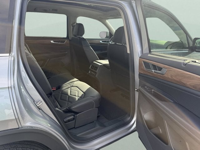 2026 Volkswagen Atlas 2.0T SE w/Technology and Panoramic Sunroof Package