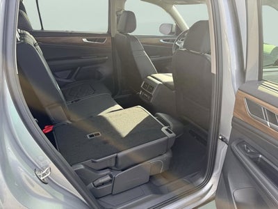 2026 Volkswagen Atlas 2.0T SE w/Technology and Panoramic Sunroof Package