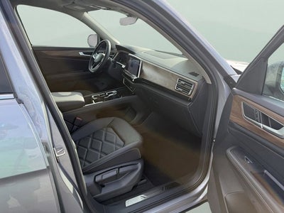 2026 Volkswagen Atlas 2.0T SE w/Technology and Panoramic Sunroof Package