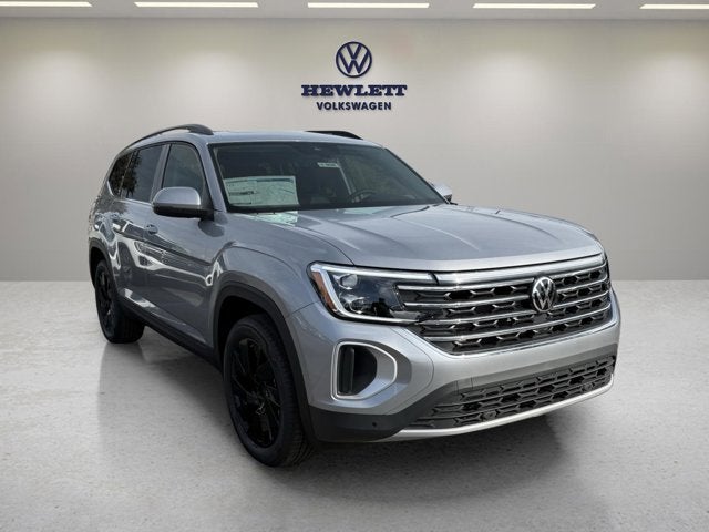 2026 Volkswagen Atlas 2.0T SE w/Technology and Panoramic Sunroof Package