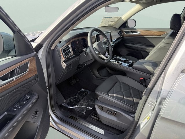 2026 Volkswagen Atlas 2.0T SE w/Technology and Panoramic Sunroof Package