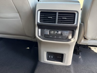 2026 Volkswagen Atlas 2.0T SE w/Technology and Panoramic Sunroof Package