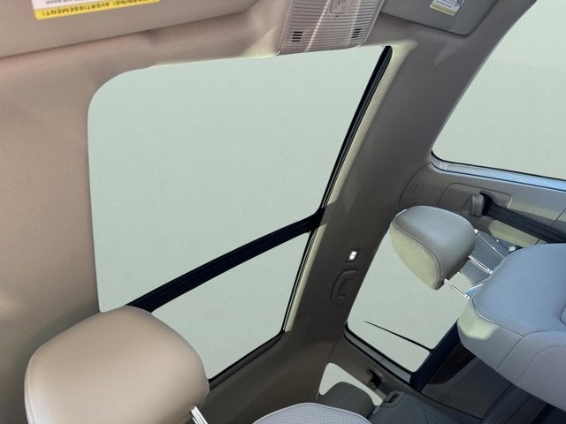 2026 Volkswagen Atlas 2.0T SE w/Technology and Panoramic Sunroof Package