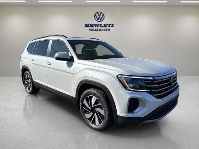 2026 Volkswagen Atlas 2.0T SE w/Technology and Panoramic Sunroof Package