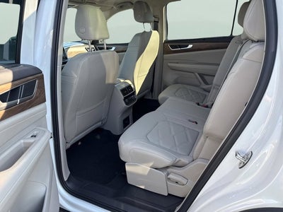 2026 Volkswagen Atlas 2.0T SE w/Technology and Panoramic Sunroof Package