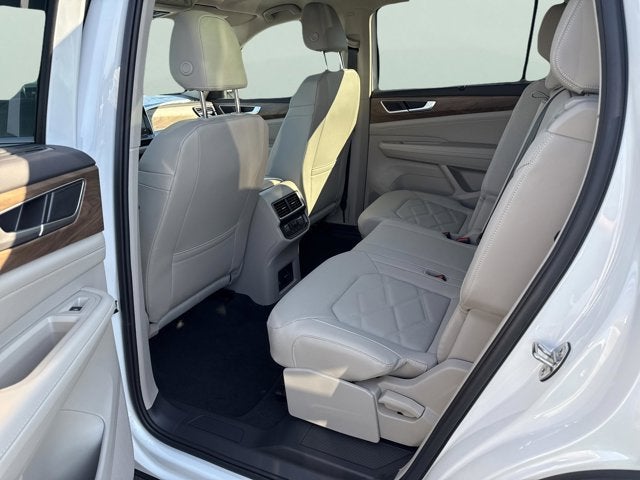 2026 Volkswagen Atlas 2.0T SE w/Technology and Panoramic Sunroof Package