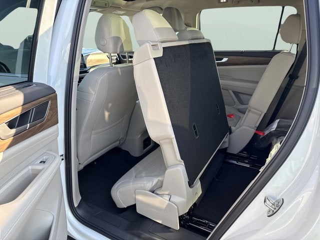 2026 Volkswagen Atlas 2.0T SE w/Technology and Panoramic Sunroof Package