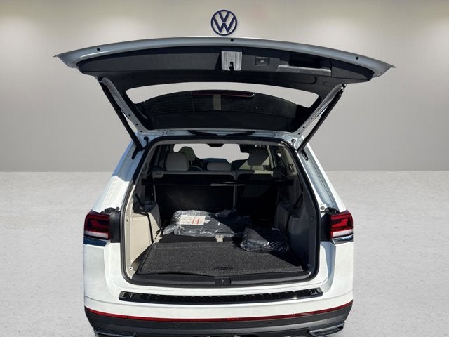 2026 Volkswagen Atlas 2.0T SE w/Technology and Panoramic Sunroof Package