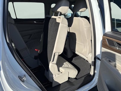 2026 Volkswagen Atlas 2.0T SE w/Technology and Panoramic Sunroof Package