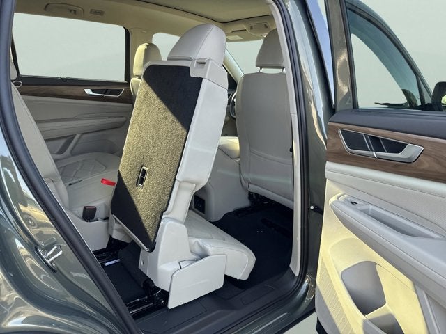 2026 Volkswagen Atlas 2.0T SE w/Technology and Panoramic Sunroof Package