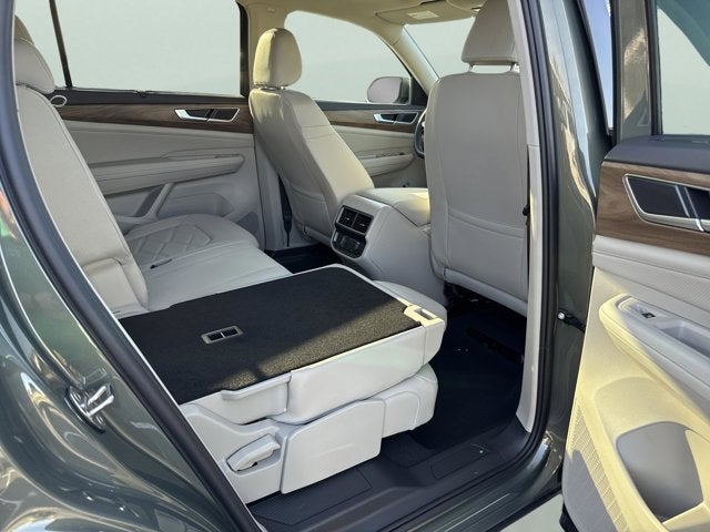 2026 Volkswagen Atlas 2.0T SE w/Technology and Panoramic Sunroof Package