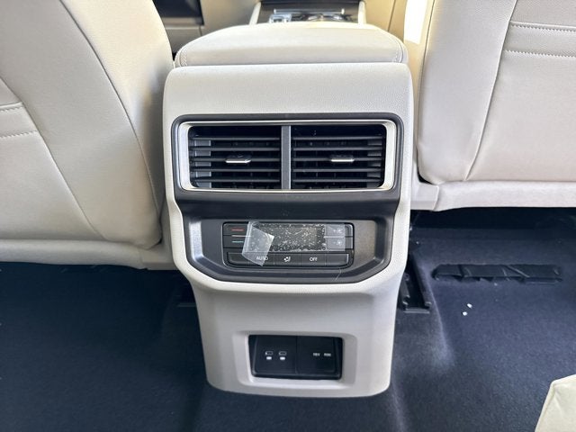 2026 Volkswagen Atlas 2.0T SE w/Technology and Panoramic Sunroof Package