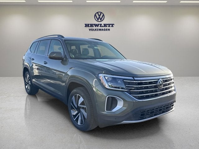 2026 Volkswagen Atlas 2.0T SE w/Technology and Panoramic Sunroof Package