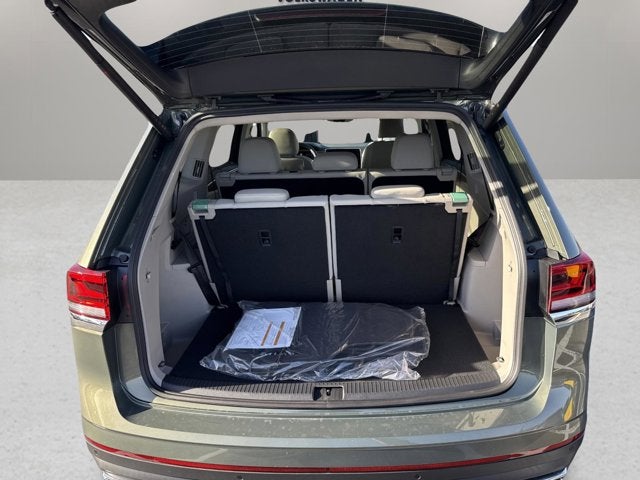 2026 Volkswagen Atlas 2.0T SE w/Technology and Panoramic Sunroof Package