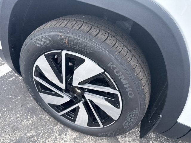 2026 Volkswagen Atlas 2.0T SE w/Technology with Captain's Chairs and Panoramic Sunroof Package