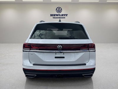 2026 Volkswagen Atlas 2.0T SE w/Technology with Captain's Chairs and Panoramic Sunroof Package