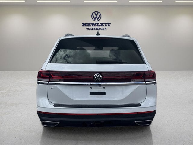 2026 Volkswagen Atlas 2.0T SE w/Technology with Captain's Chairs and Panoramic Sunroof Package