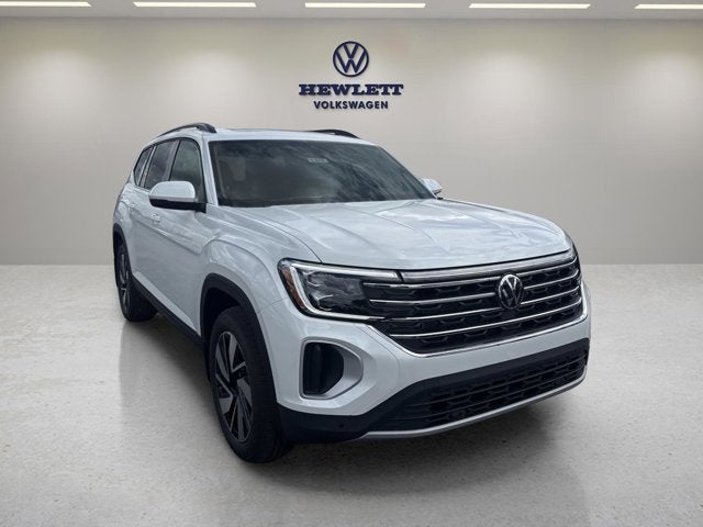 2026 Volkswagen Atlas 2.0T SE w/Technology with Captain's Chairs and Panoramic Sunroof Package