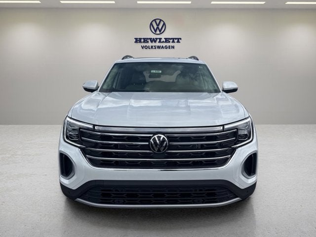 2026 Volkswagen Atlas 2.0T SE w/Technology with Captain's Chairs and Panoramic Sunroof Package