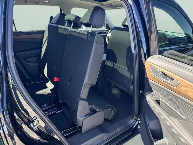 2026 Volkswagen Atlas 2.0T SE w/Technology and Panoramic Sunroof Package