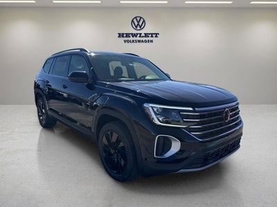 2026 Volkswagen Atlas 2.0T SE w/Technology and Panoramic Sunroof Package