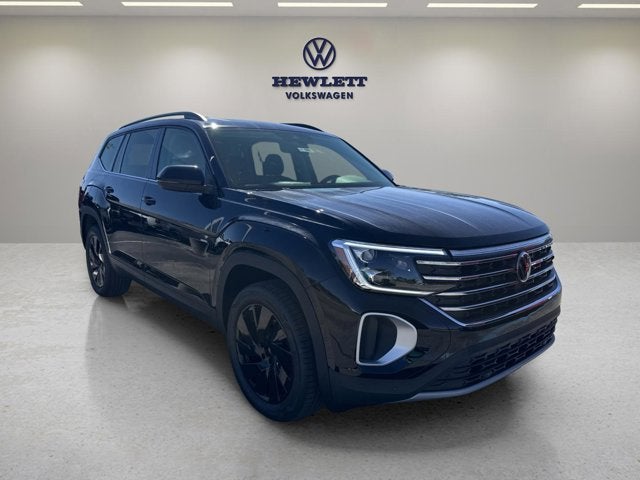 2026 Volkswagen Atlas 2.0T SE w/Technology and Panoramic Sunroof Package