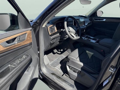 2026 Volkswagen Atlas 2.0T SE w/Technology and Panoramic Sunroof Package