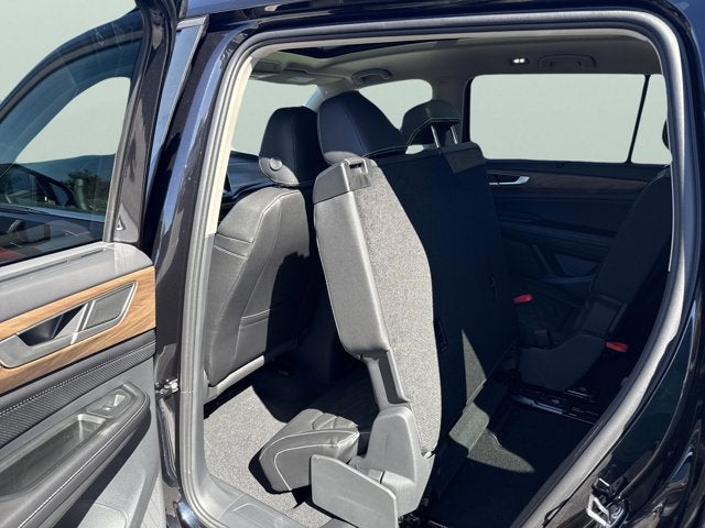 2026 Volkswagen Atlas 2.0T SE w/Technology and Panoramic Sunroof Package