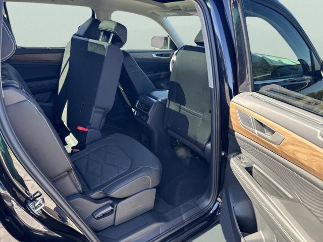 2026 Volkswagen Atlas 2.0T SE w/Technology and Panoramic Sunroof Package