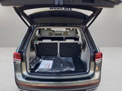 2026 Volkswagen Atlas 2.0T SE w/Technology and Panoramic Sunroof Package