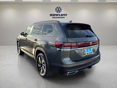 2026 Volkswagen Atlas 2.0T SE w/Technology and Panoramic Sunroof Package