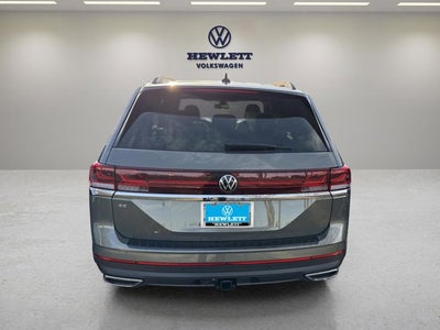 2026 Volkswagen Atlas 2.0T SE w/Technology and Panoramic Sunroof Package