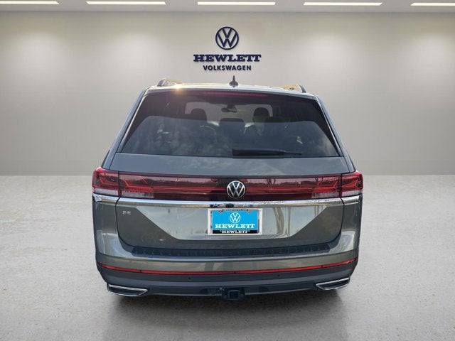 2026 Volkswagen Atlas 2.0T SE w/Technology and Panoramic Sunroof Package