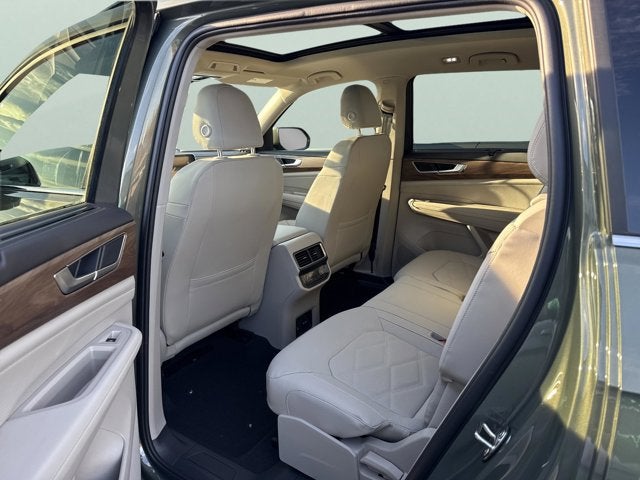 2026 Volkswagen Atlas 2.0T SE w/Technology and Panoramic Sunroof Package