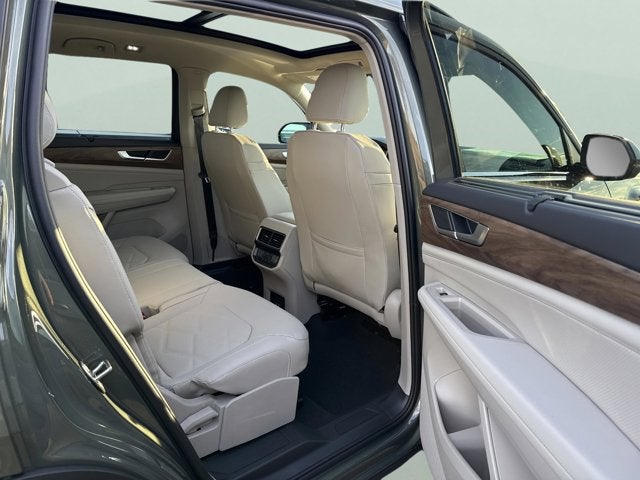 2026 Volkswagen Atlas 2.0T SE w/Technology and Panoramic Sunroof Package