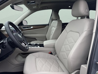 2026 Volkswagen Atlas 2.0T SE w/Technology and Panoramic Sunroof Package