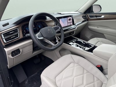 2026 Volkswagen Atlas 2.0T SE w/Technology and Panoramic Sunroof Package